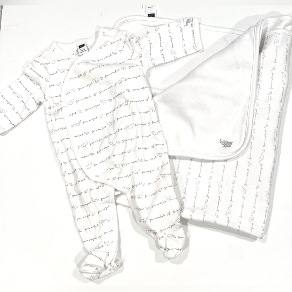 Janie & Jack Matching Set - 0-3 Month Pajamas and Swaddle Blanket, White/Gray